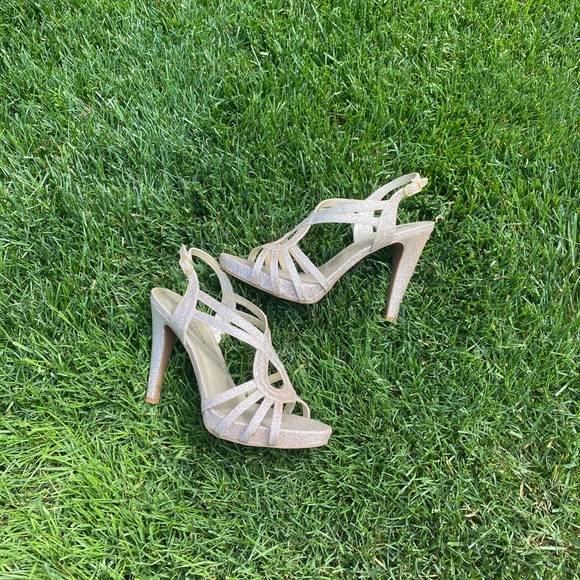 Audrey Brooke Glitter Heels Size 9.5 - Picture 2 of 4